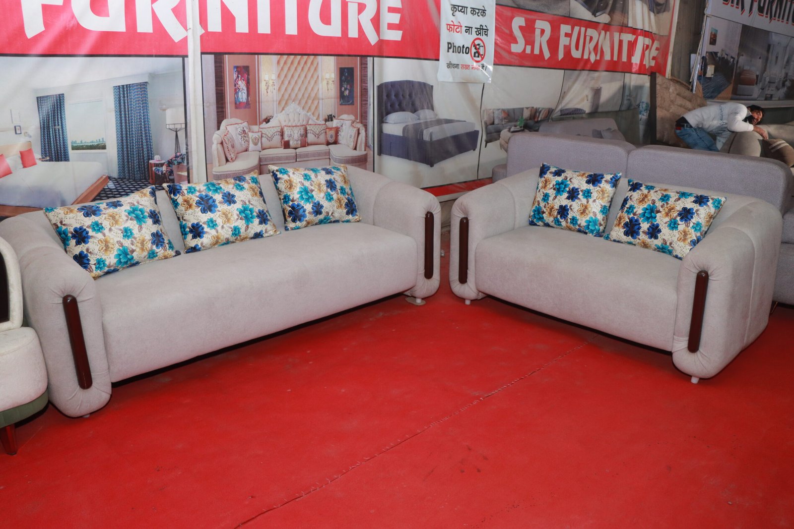 IMG_5508.JPG 5 Seater Sofa - Image 1