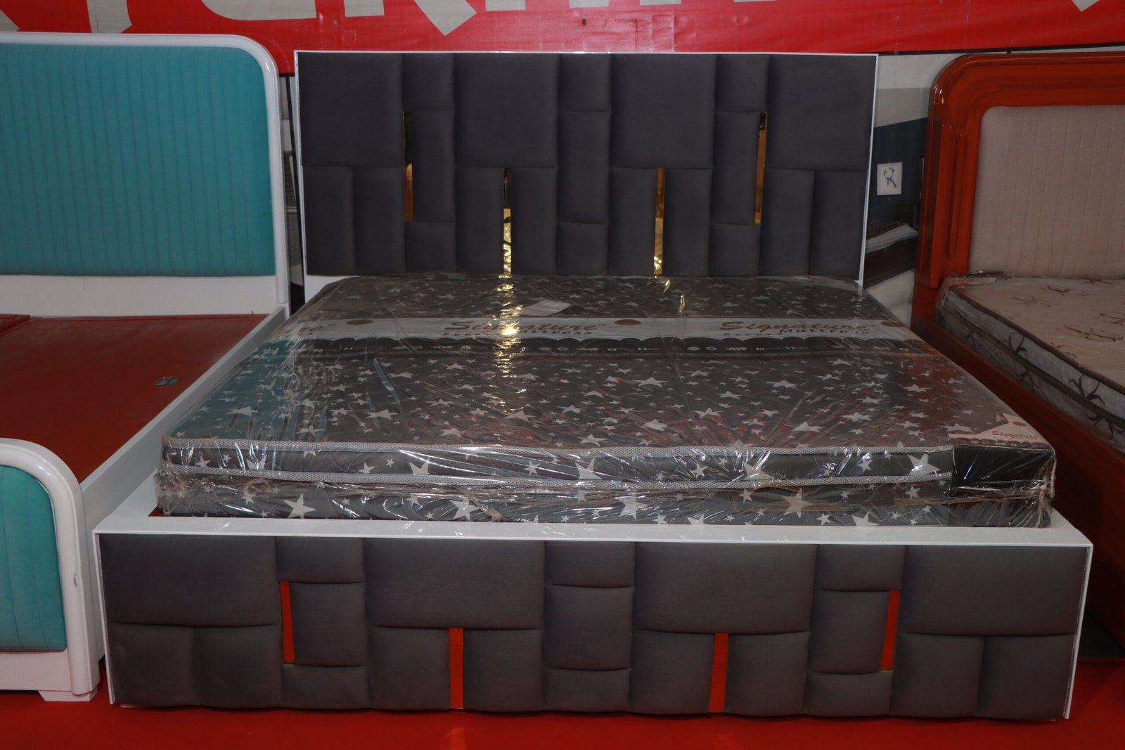 IMG_5580.JPG King Size Solid Double Bed - Image 1