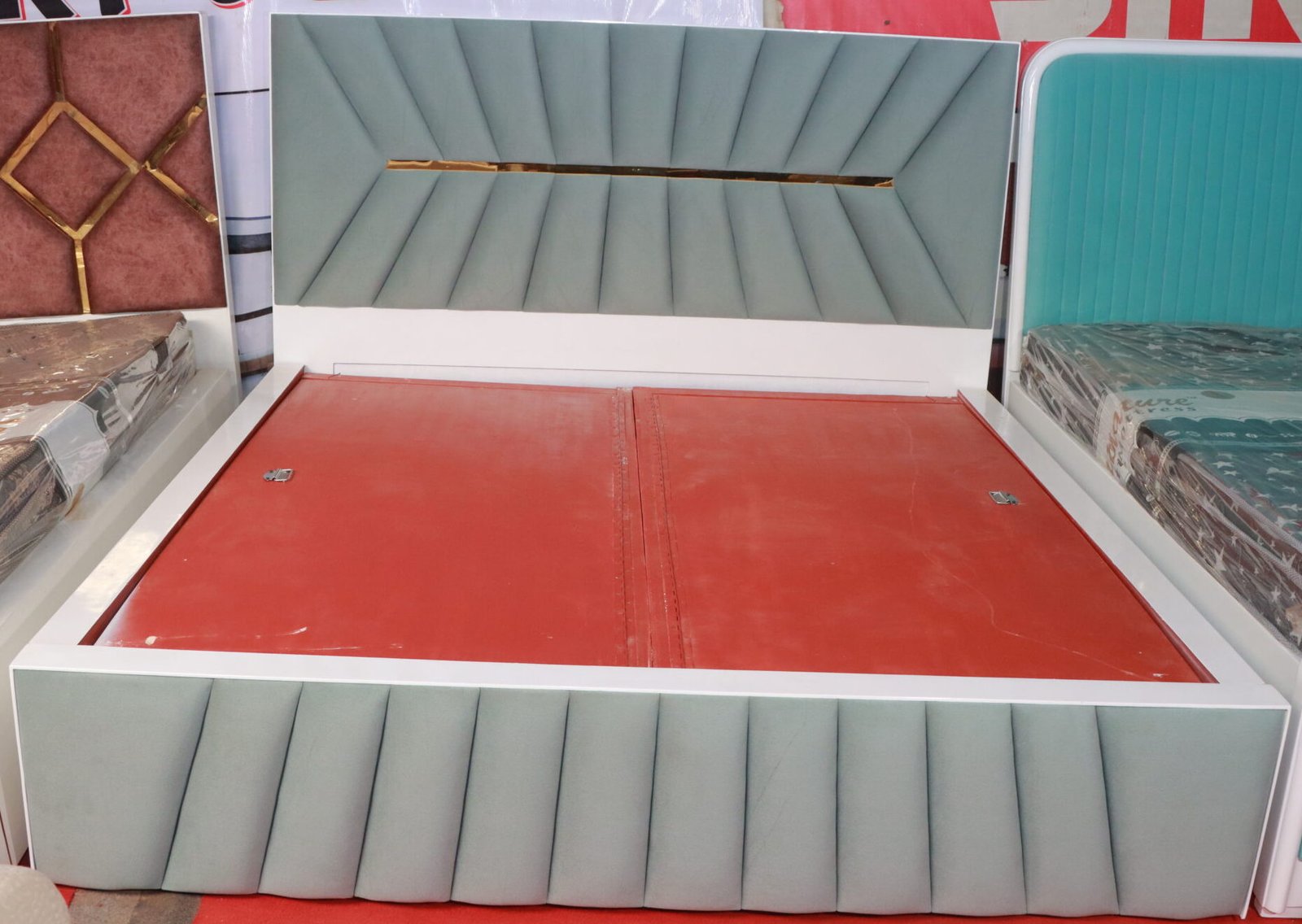 IMG_5589.JPG King Standard Solid Double Bed - Image 1