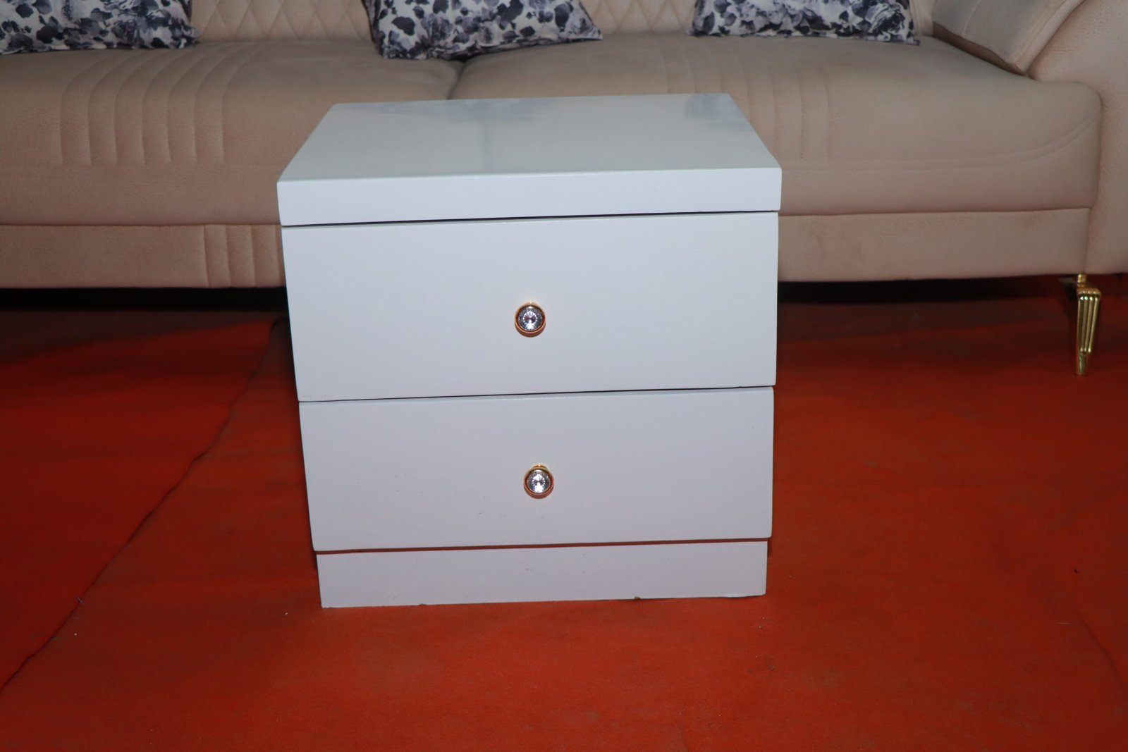 IMG_5629.JPG Beside Table - Image 1